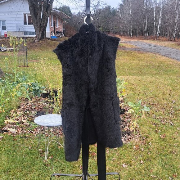 Faux Fur Long Black Vest - Picture 7 of 11